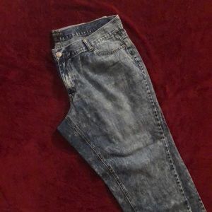 Acid wash boyfriend jeans